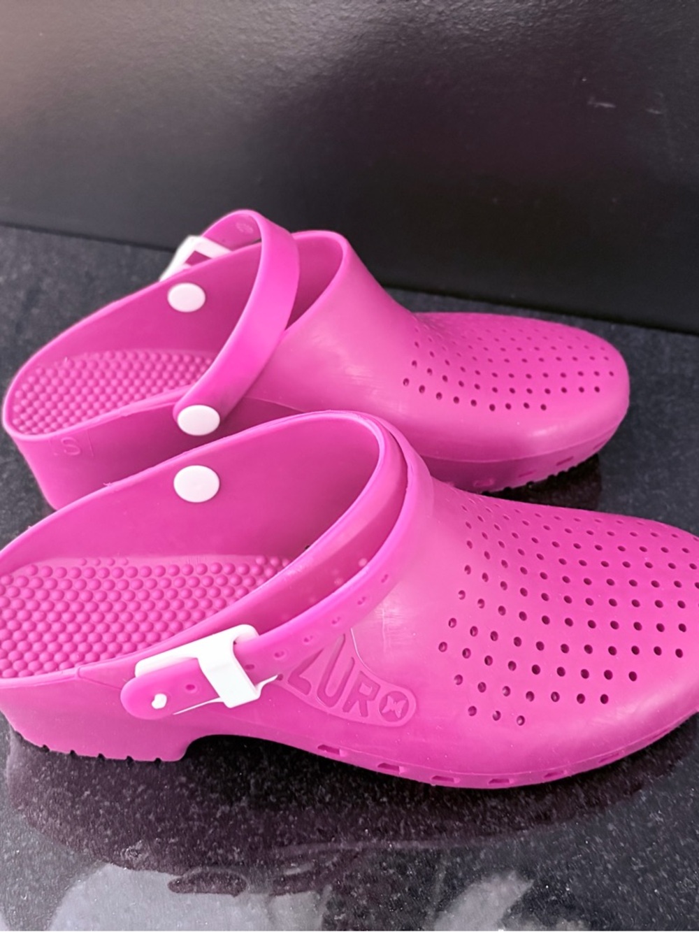 Calzuro Bilhos fuschia medical clogs Made in Italy Women’s size 10